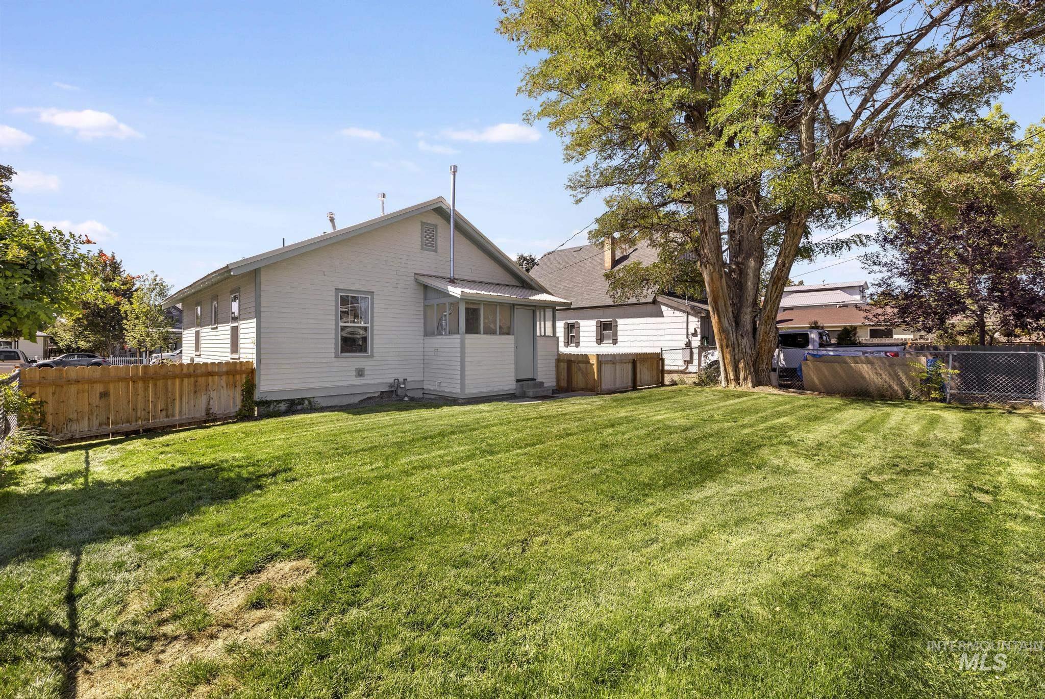 252 7th Ave N, Twin Falls, Idaho 83301, 2 Bedrooms, 1 Bathroom, Residential For Sale, Price $335,000,MLS 98988990