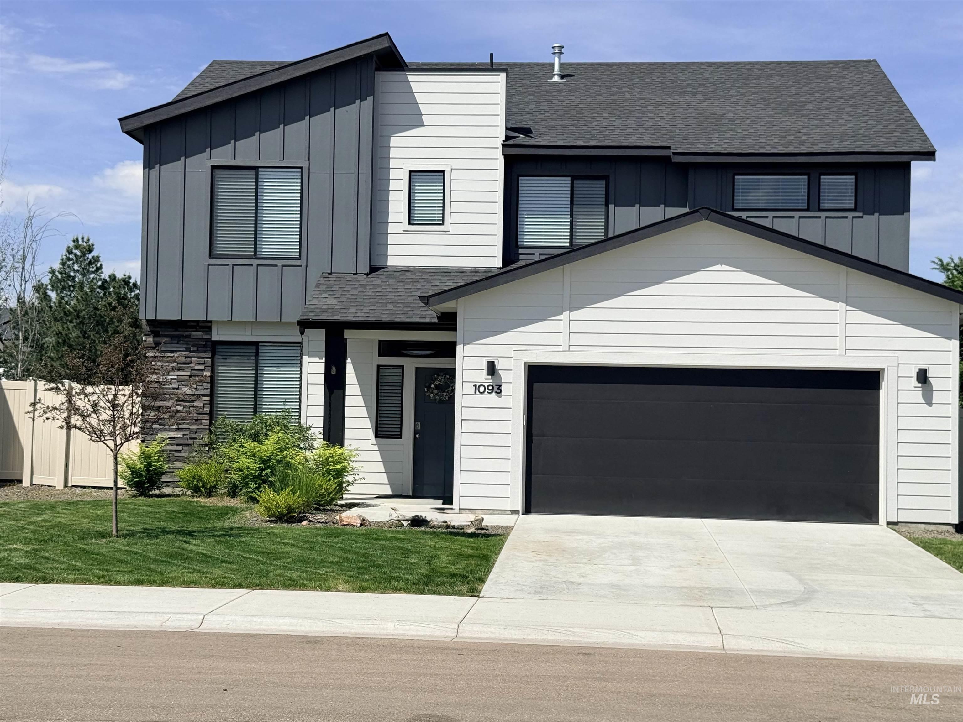 1093 N Bowknot Lake Pl, Star, Idaho 83669, 5 Bedrooms, 2.5 Bathrooms, Residential For Sale, Price $539,000, 98988999