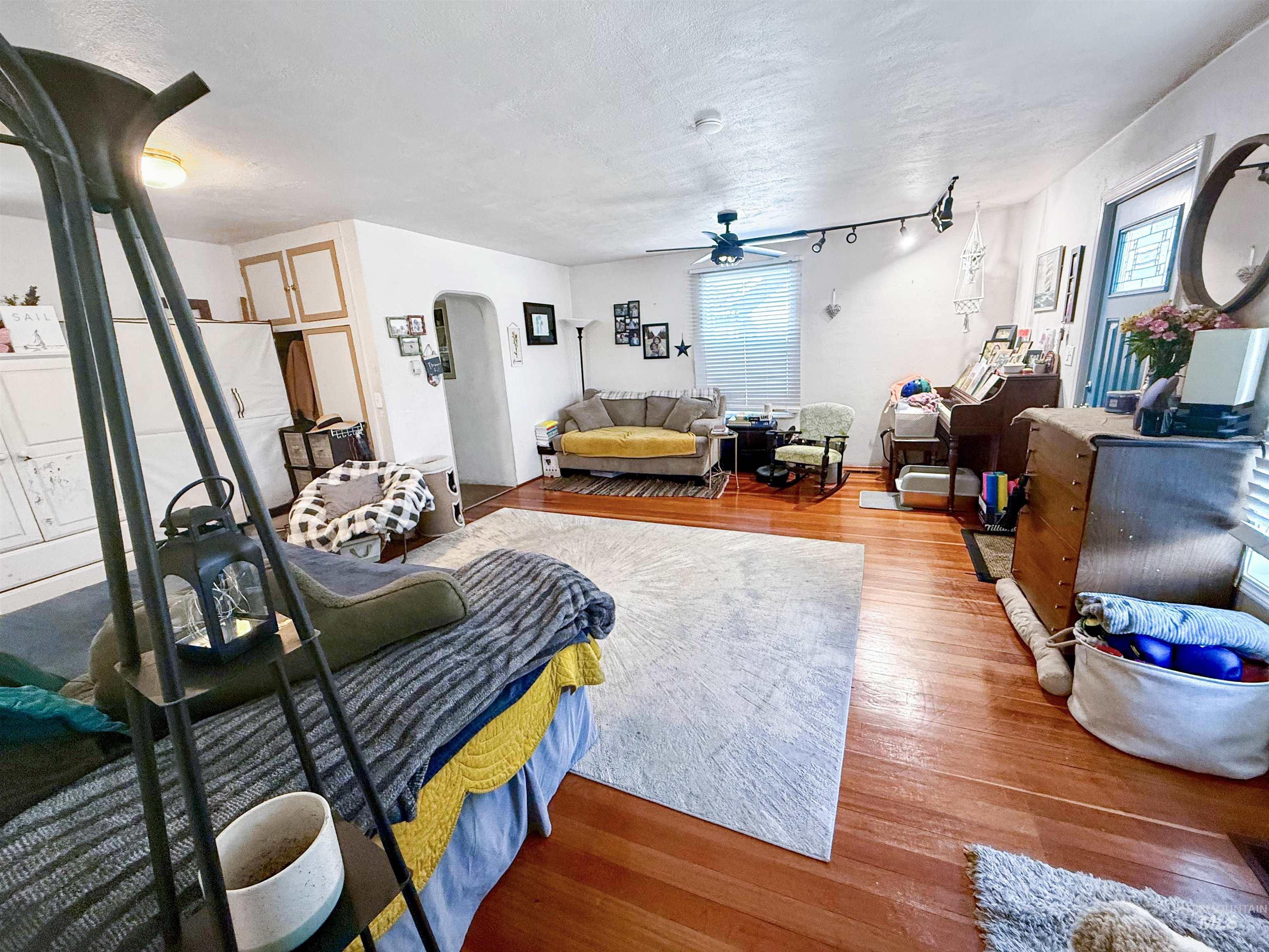 1009 Elm St, Clarkston, Washington 99403, 1 Bedroom, 1 Bathroom, Residential For Sale, Price $199,000,MLS 98989000