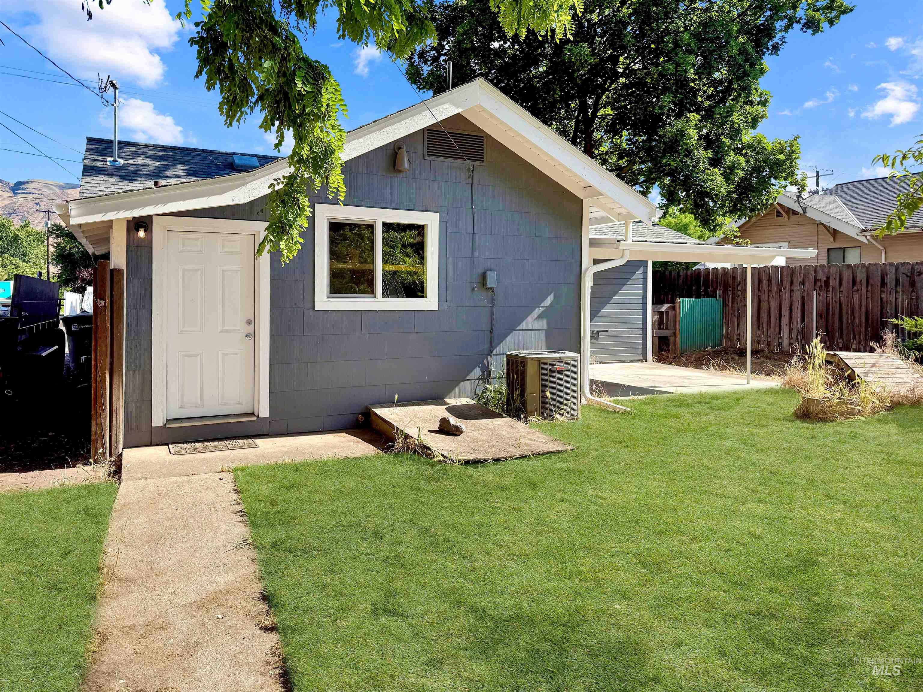 1009 Elm St, Clarkston, Washington 99403, 1 Bedroom, 1 Bathroom, Residential For Sale, Price $199,000,MLS 98989000