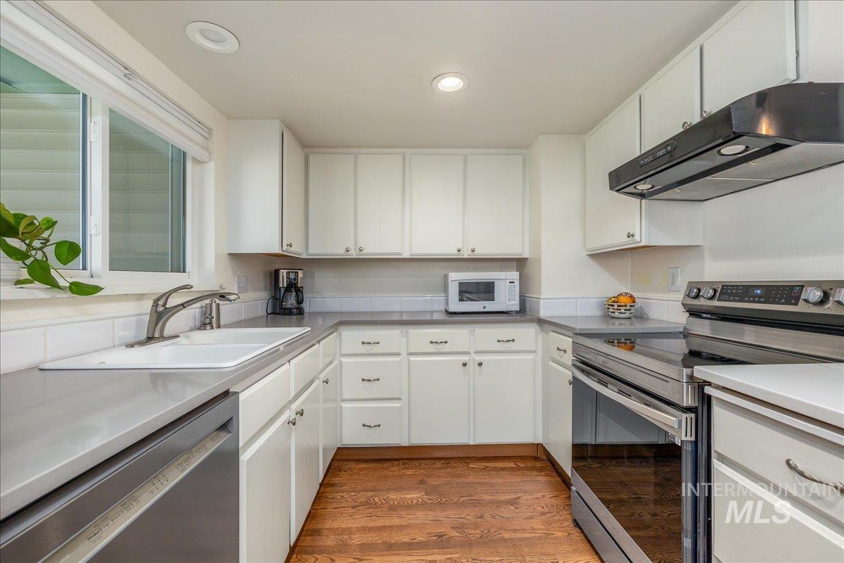 896 N 30th St, Boise, Idaho 83702, 2 Bedrooms, 2 Bathrooms, Residential For Sale, Price $529,900, 98989004