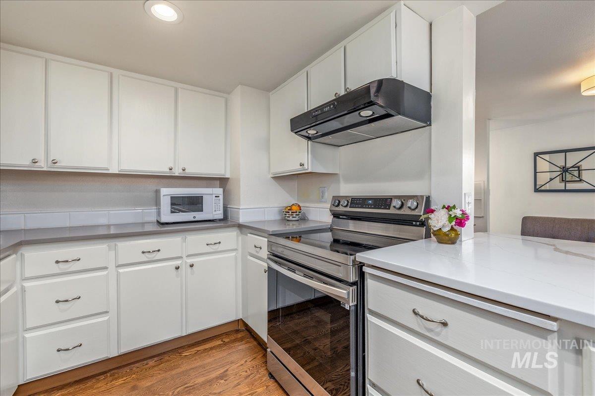 896 N 30th St, Boise, Idaho 83702, 2 Bedrooms, 2 Bathrooms, Residential For Sale, Price $529,900, 98989004