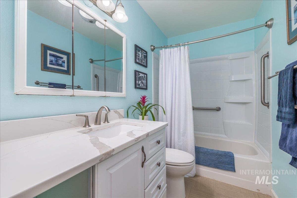 896 N 30th St, Boise, Idaho 83702, 2 Bedrooms, 2 Bathrooms, Residential For Sale, Price $529,900, 98989004