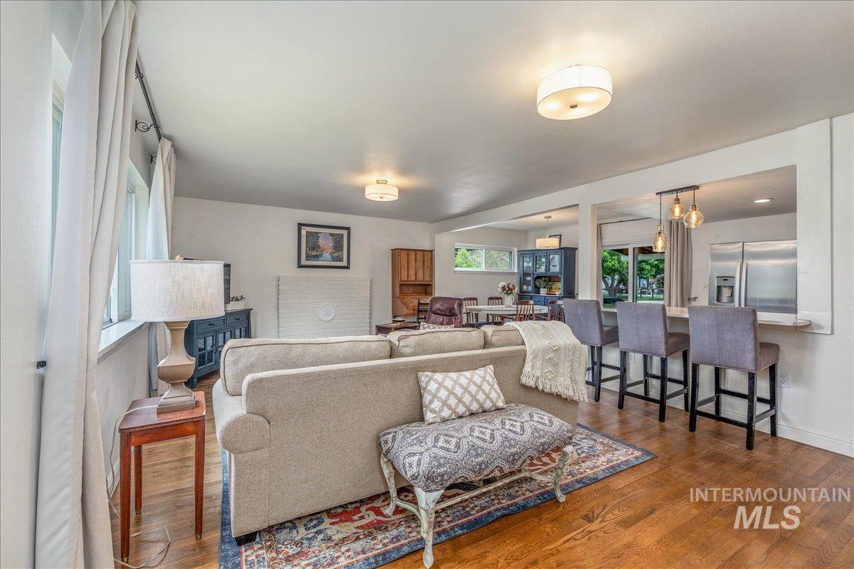 896 N 30th St, Boise, Idaho 83702, 2 Bedrooms, 2 Bathrooms, Residential For Sale, Price $529,900, 98989004