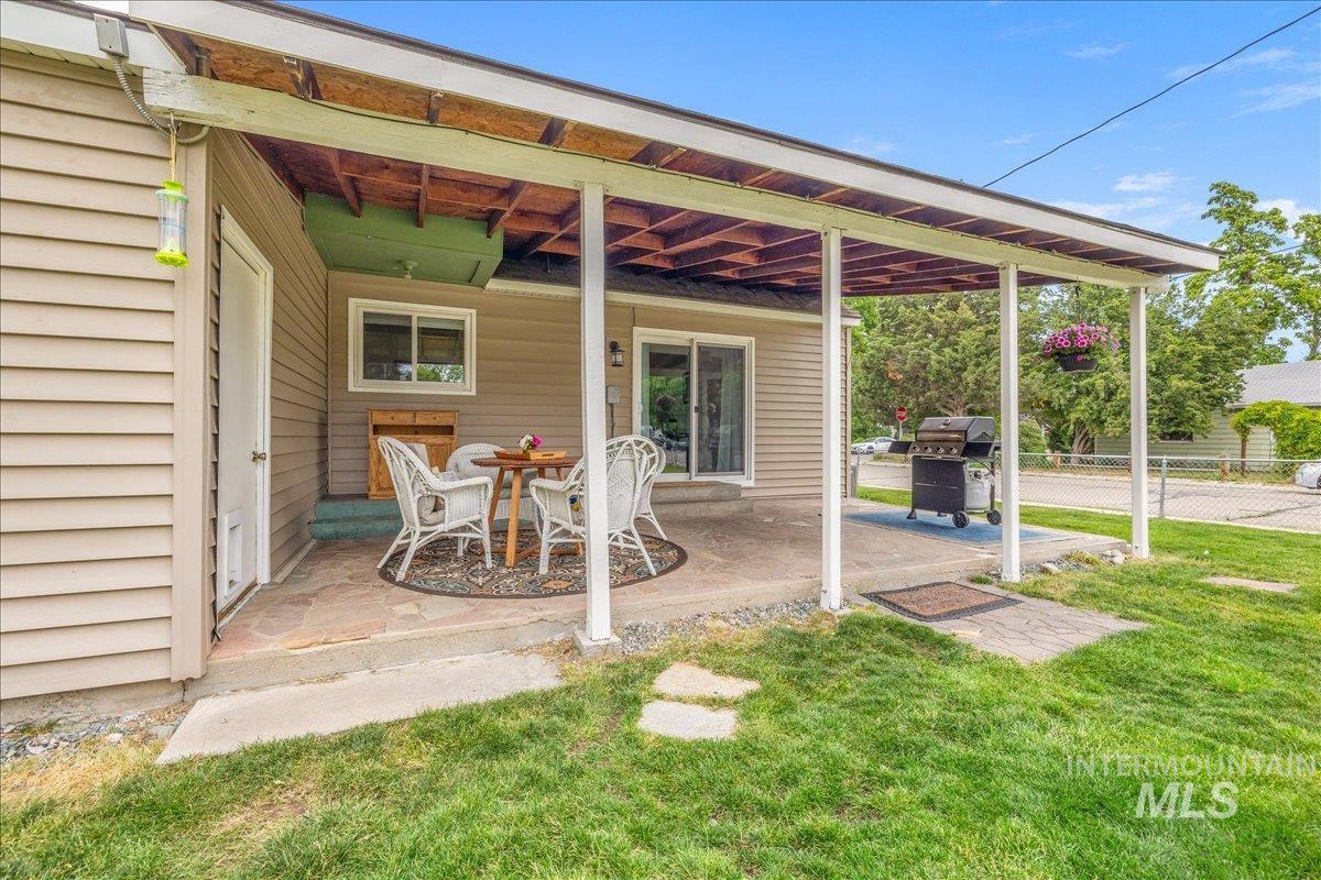 896 N 30th St, Boise, Idaho 83702, 2 Bedrooms, 2 Bathrooms, Residential For Sale, Price $529,900, 98989004