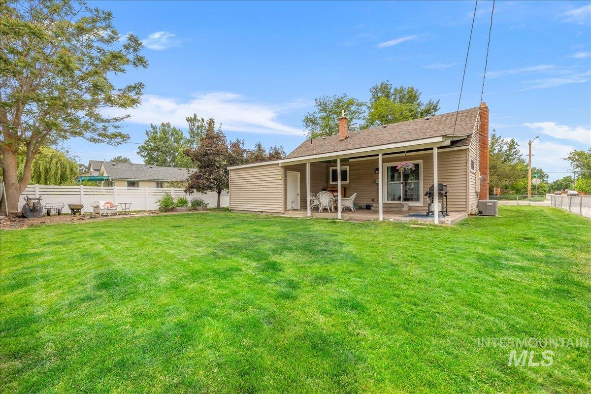 896 N 30th St, Boise, Idaho 83702, 2 Bedrooms, 2 Bathrooms, Residential For Sale, Price $529,900, 98989004