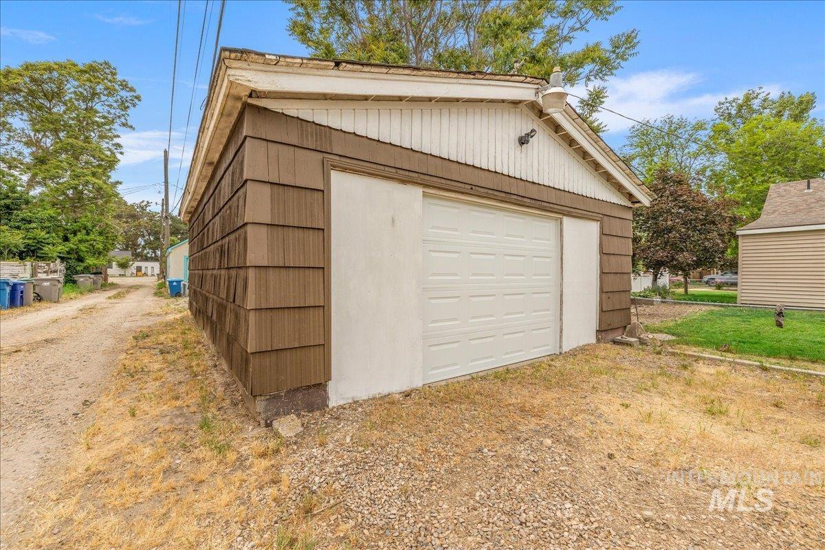 896 N 30th St, Boise, Idaho 83702, 2 Bedrooms, 2 Bathrooms, Residential For Sale, Price $529,900, 98989004
