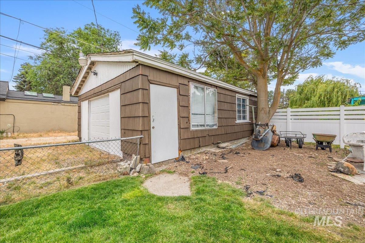 896 N 30th St, Boise, Idaho 83702, 2 Bedrooms, 2 Bathrooms, Residential For Sale, Price $529,900, 98989004