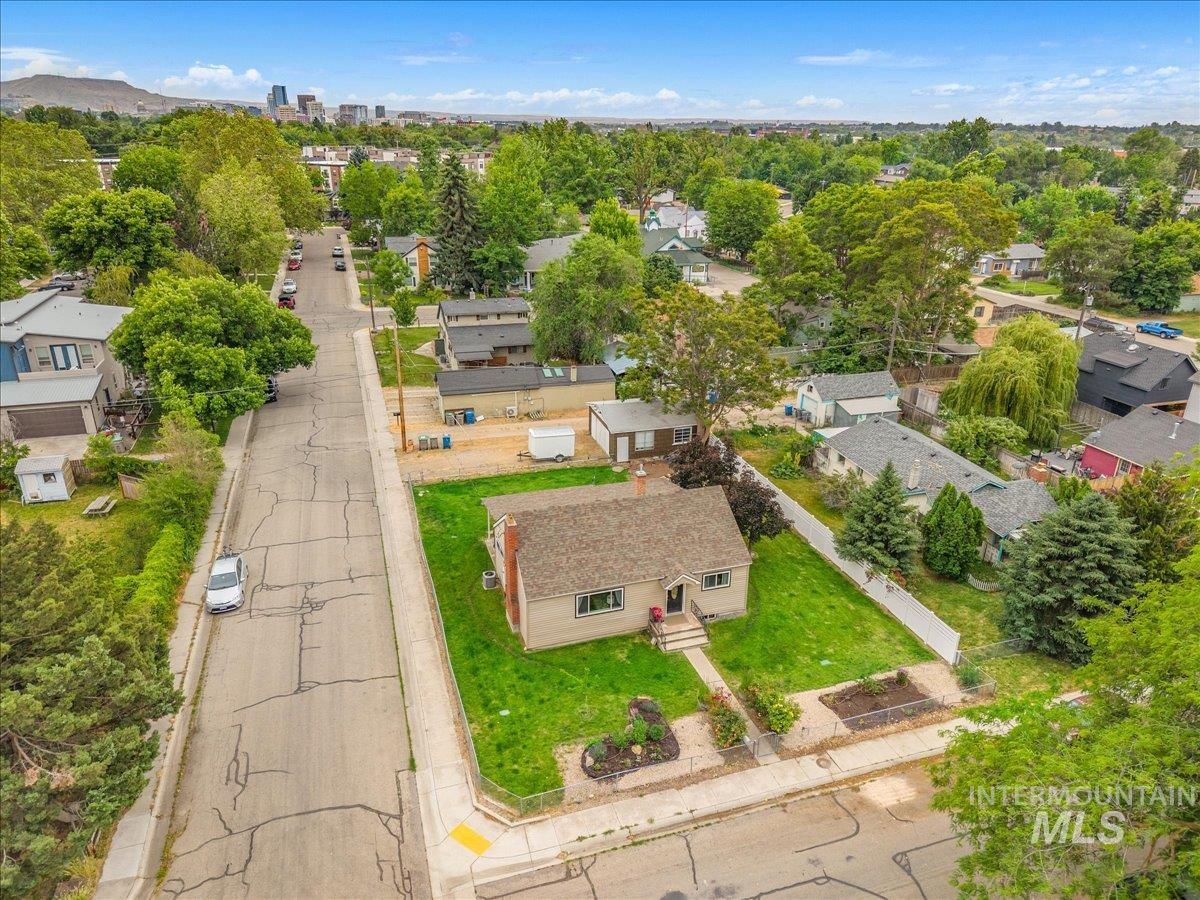 896 N 30th St, Boise, Idaho 83702, 2 Bedrooms, 2 Bathrooms, Residential For Sale, Price $529,900, 98989004