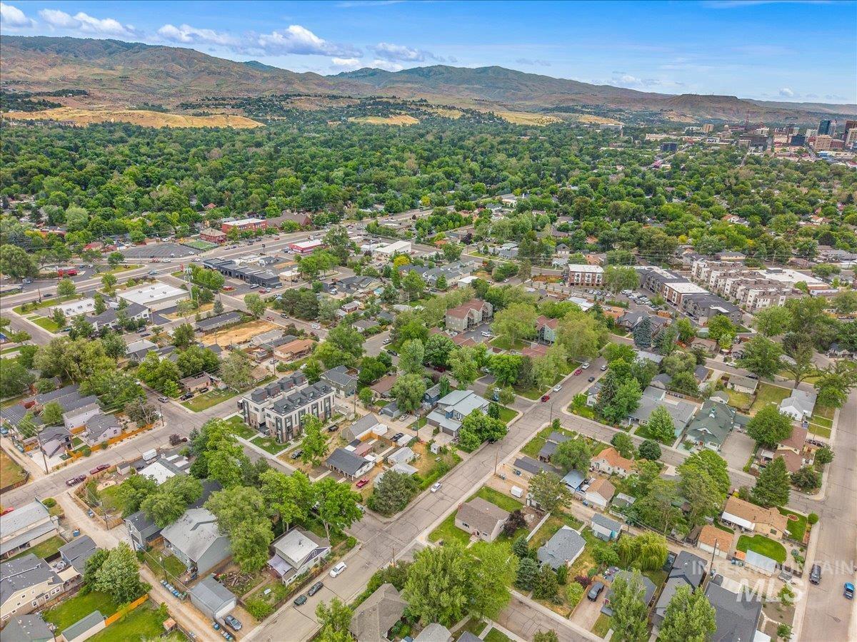 896 N 30th St, Boise, Idaho 83702, 2 Bedrooms, 2 Bathrooms, Residential For Sale, Price $529,900, 98989004