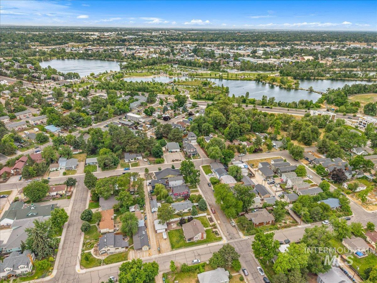 896 N 30th St, Boise, Idaho 83702, 2 Bedrooms, 2 Bathrooms, Residential For Sale, Price $529,900, 98989004