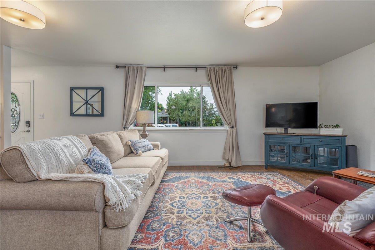 896 N 30th St, Boise, Idaho 83702, 2 Bedrooms, 2 Bathrooms, Residential For Sale, Price $529,900, 98989004