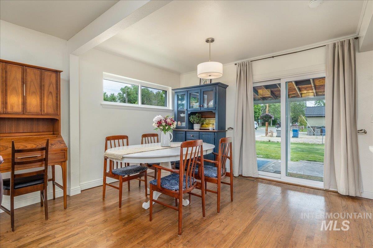 896 N 30th St, Boise, Idaho 83702, 2 Bedrooms, 2 Bathrooms, Residential For Sale, Price $529,900, 98989004