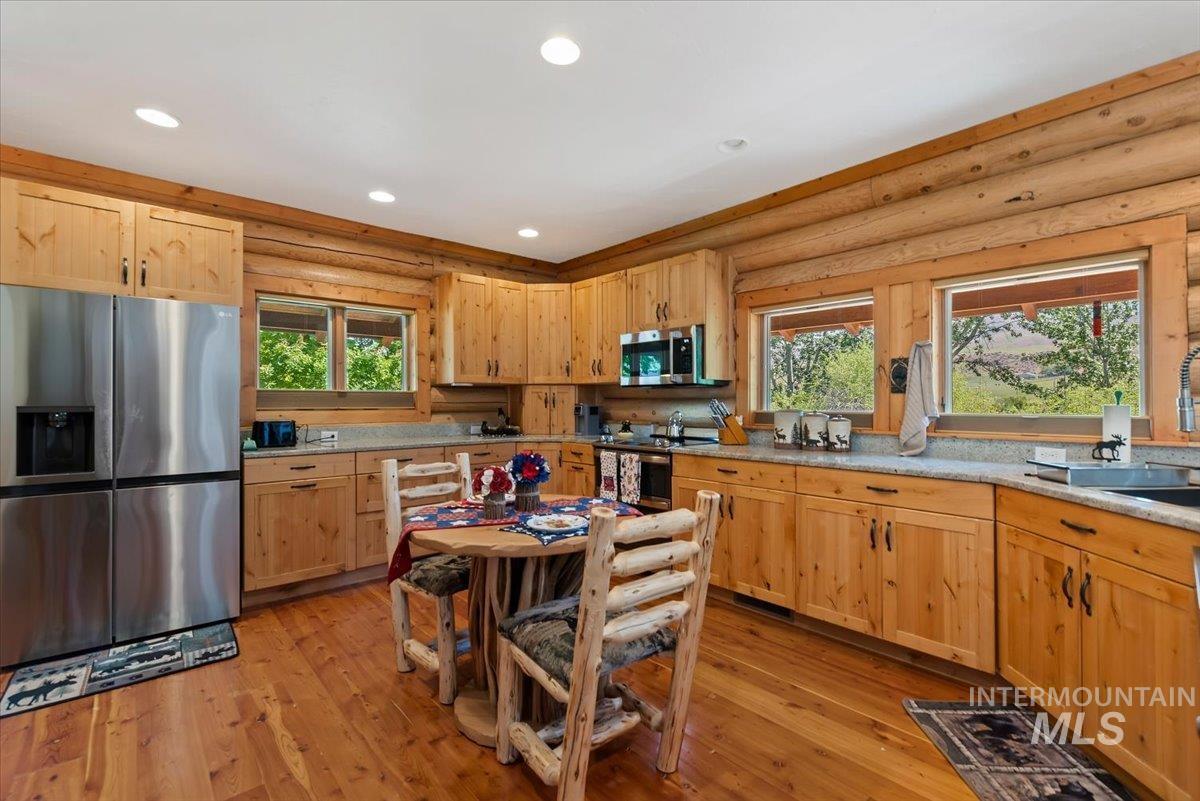 130 Mill Rd, Horseshoe Bend, Idaho 83629, 5 Bedrooms, 5 Bathrooms, Residential For Sale, Price $1,750,000,MLS 98989005