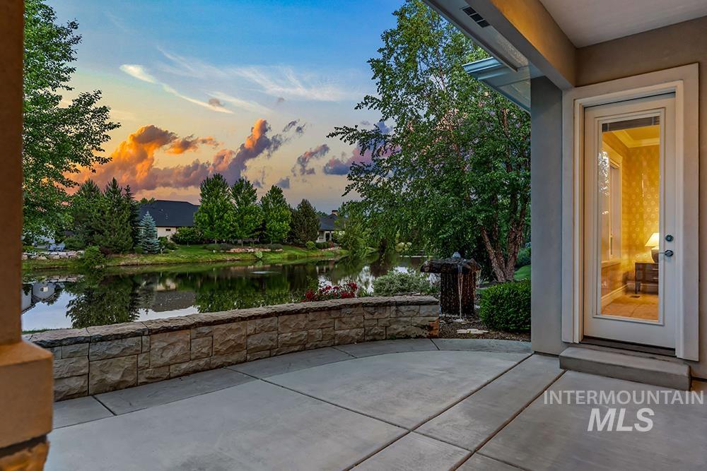 754 S Lone Hollow Way, Eagle, Idaho 83616, 4 Bedrooms, 2.5 Bathrooms, Residential For Sale, Price $1,549,900,MLS 98989006