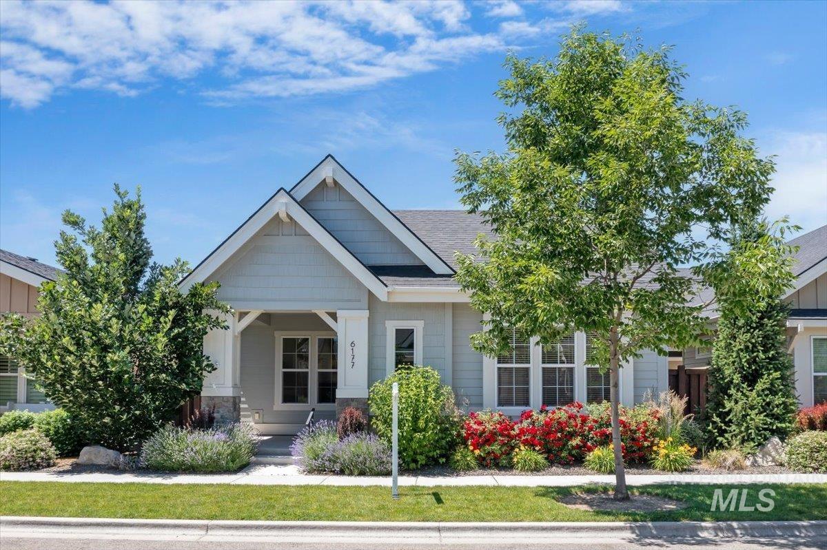 6177 W Winward Lane, Meridian, Idaho 83646, 2 Bedrooms, 2 Bathrooms, Residential For Sale, Price $554,900, 98989011