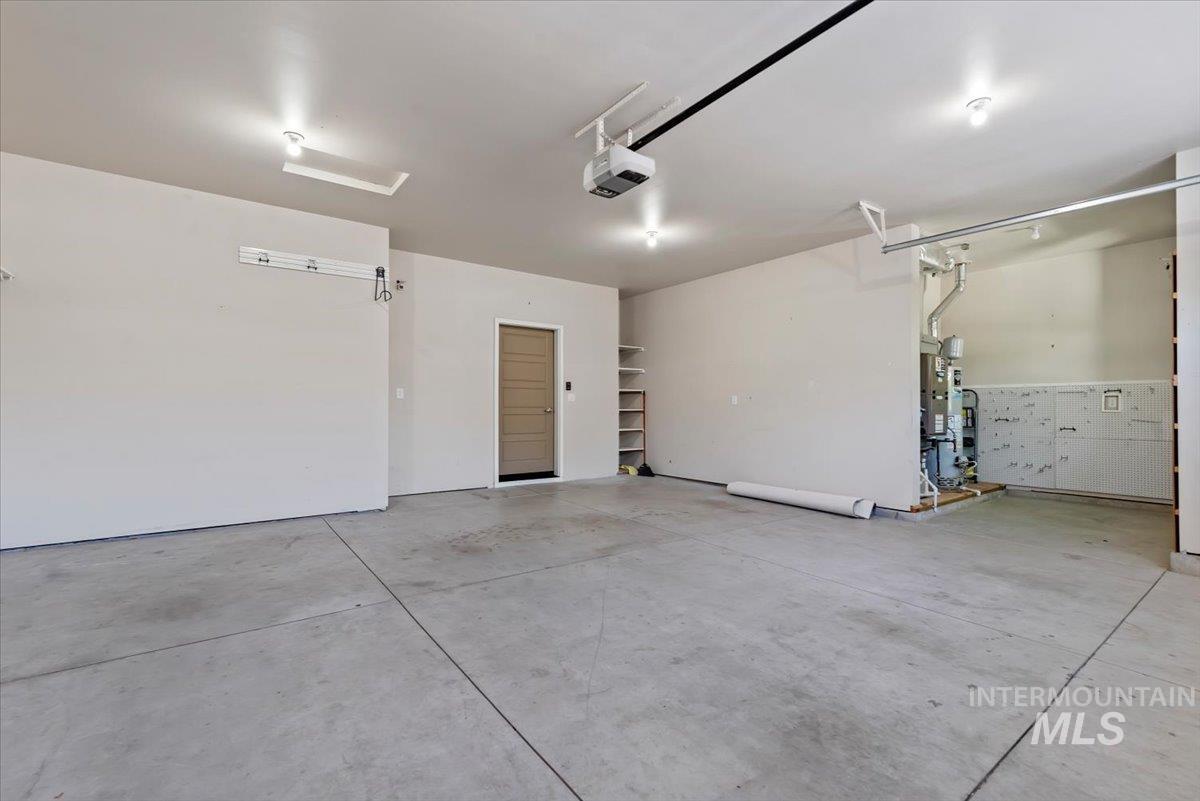 6177 W Winward Lane, Meridian, Idaho 83646, 2 Bedrooms, 2 Bathrooms, Residential For Sale, Price $554,900, 98989011