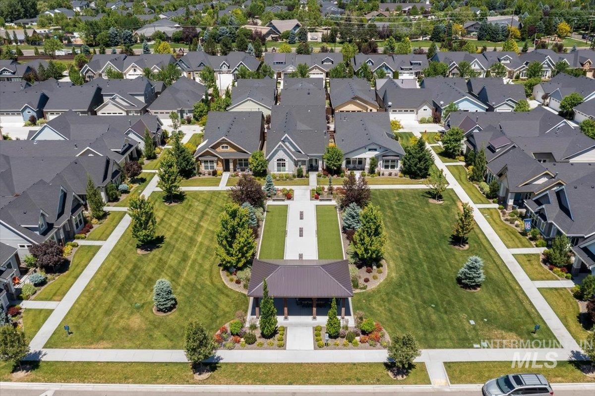 6177 W Winward Lane, Meridian, Idaho 83646, 2 Bedrooms, 2 Bathrooms, Residential For Sale, Price $554,900, 98989011