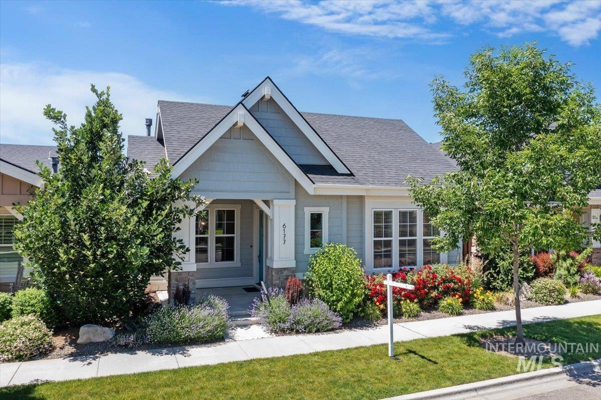 6177 W Winward Lane, Meridian, Idaho 83646, 2 Bedrooms, 2 Bathrooms, Residential For Sale, Price $554,900, 98989011
