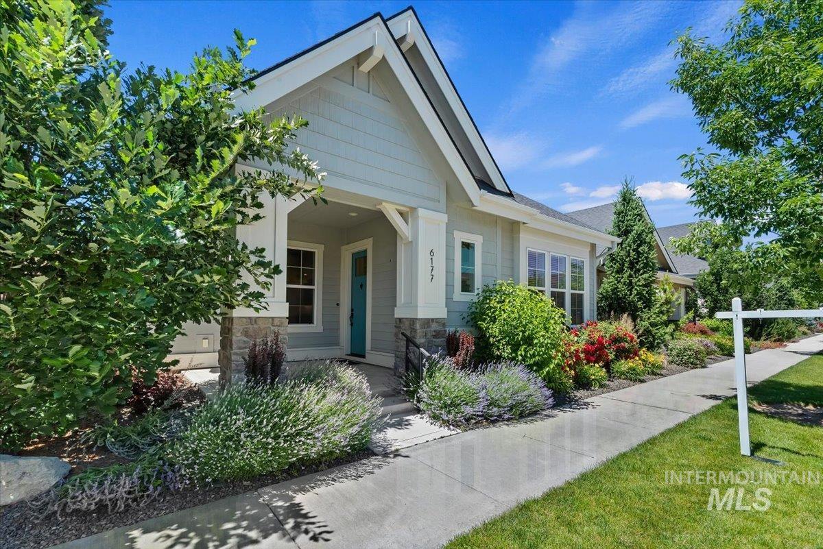 6177 W Winward Lane, Meridian, Idaho 83646, 2 Bedrooms, 2 Bathrooms, Residential For Sale, Price $554,900, 98989011