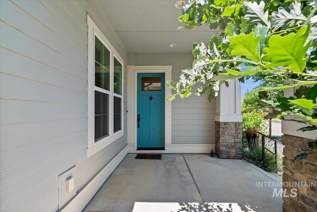 6177 W Winward Lane, Meridian, Idaho 83646, 2 Bedrooms, 2 Bathrooms, Residential For Sale, Price $554,900, 98989011