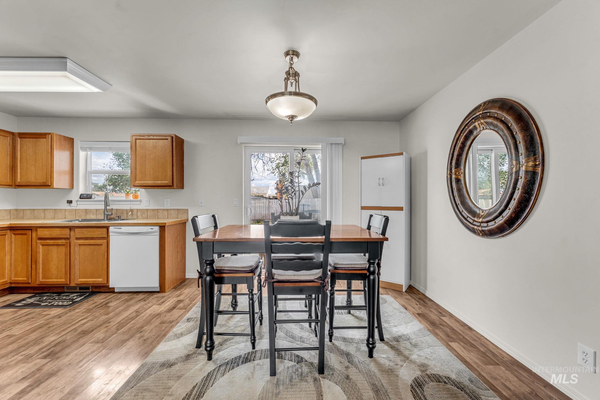 1532 E 3rd Ave, Twin Falls, Idaho 83301, 3 Bedrooms, 2 Bathrooms, Residential For Sale, Price $334,900, 98989013