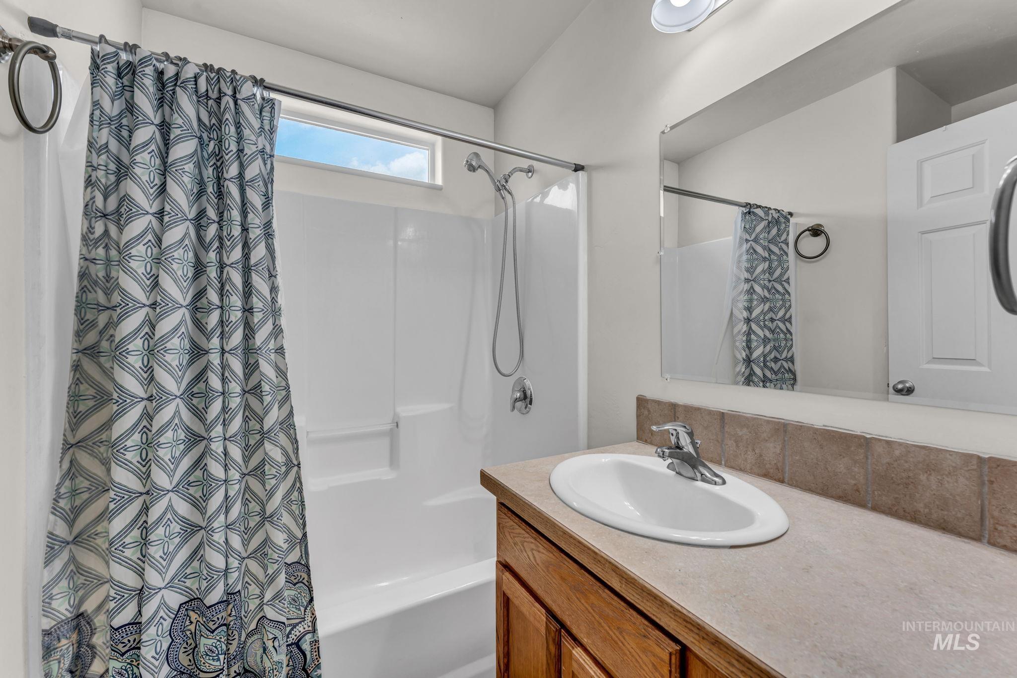 1532 E 3rd Ave, Twin Falls, Idaho 83301, 3 Bedrooms, 2 Bathrooms, Residential For Sale, Price $334,900, 98989013