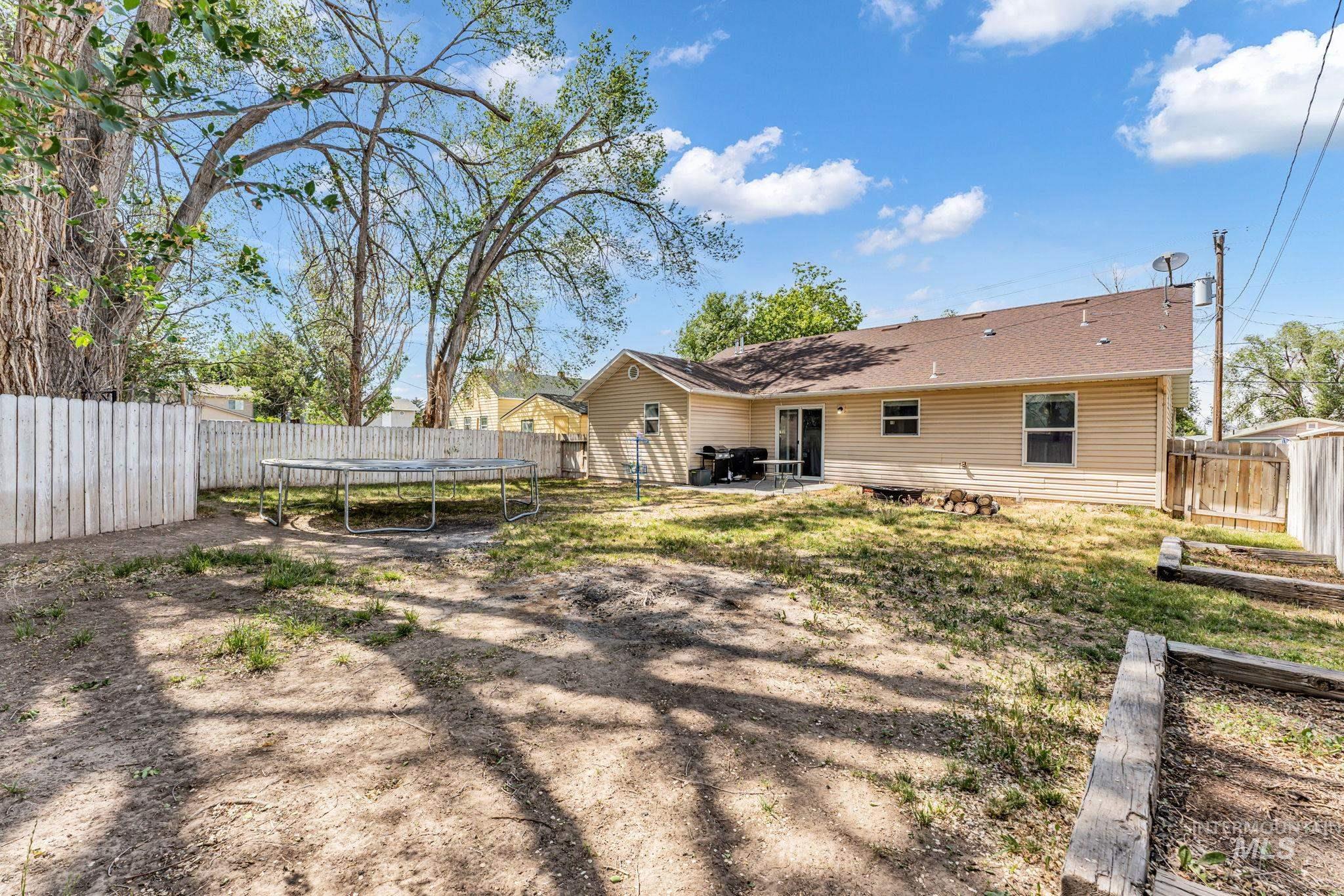 1532 E 3rd Ave, Twin Falls, Idaho 83301, 3 Bedrooms, 2 Bathrooms, Residential For Sale, Price $334,900, 98989013