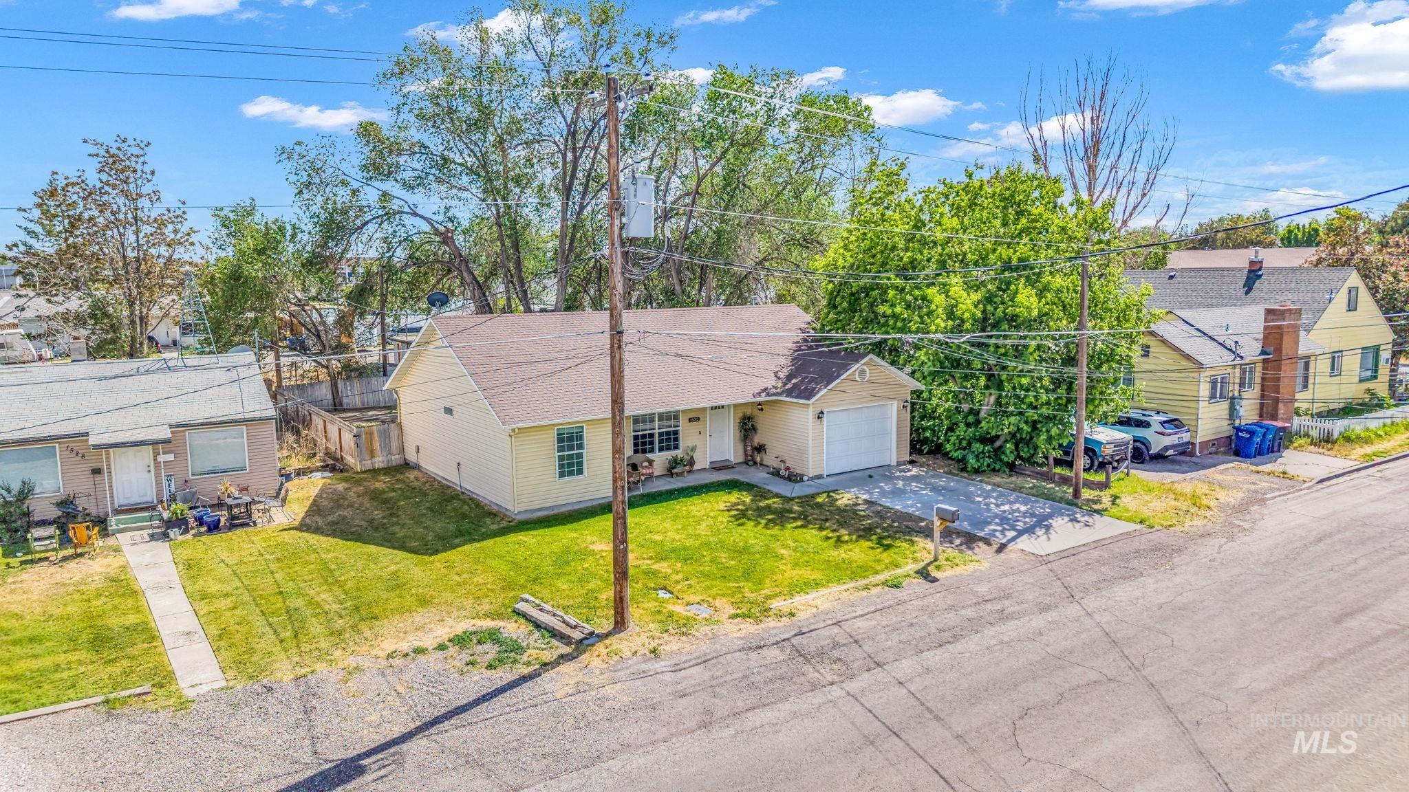 1532 E 3rd Ave, Twin Falls, Idaho 83301, 3 Bedrooms, 2 Bathrooms, Residential For Sale, Price $334,900, 98989013