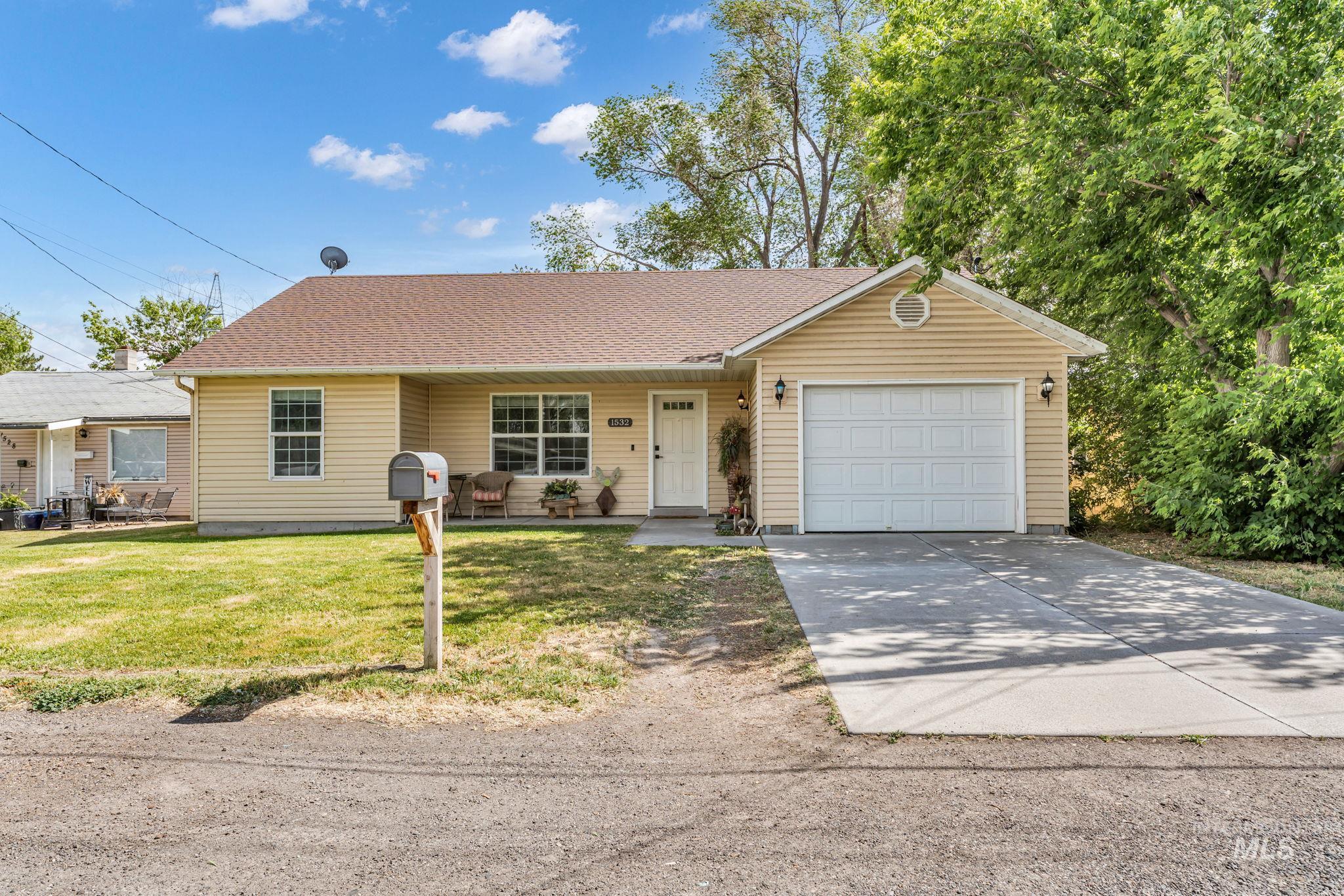1532 E 3rd Ave, Twin Falls, Idaho 83301, 3 Bedrooms, 2 Bathrooms, Residential For Sale, Price $334,900, 98989013