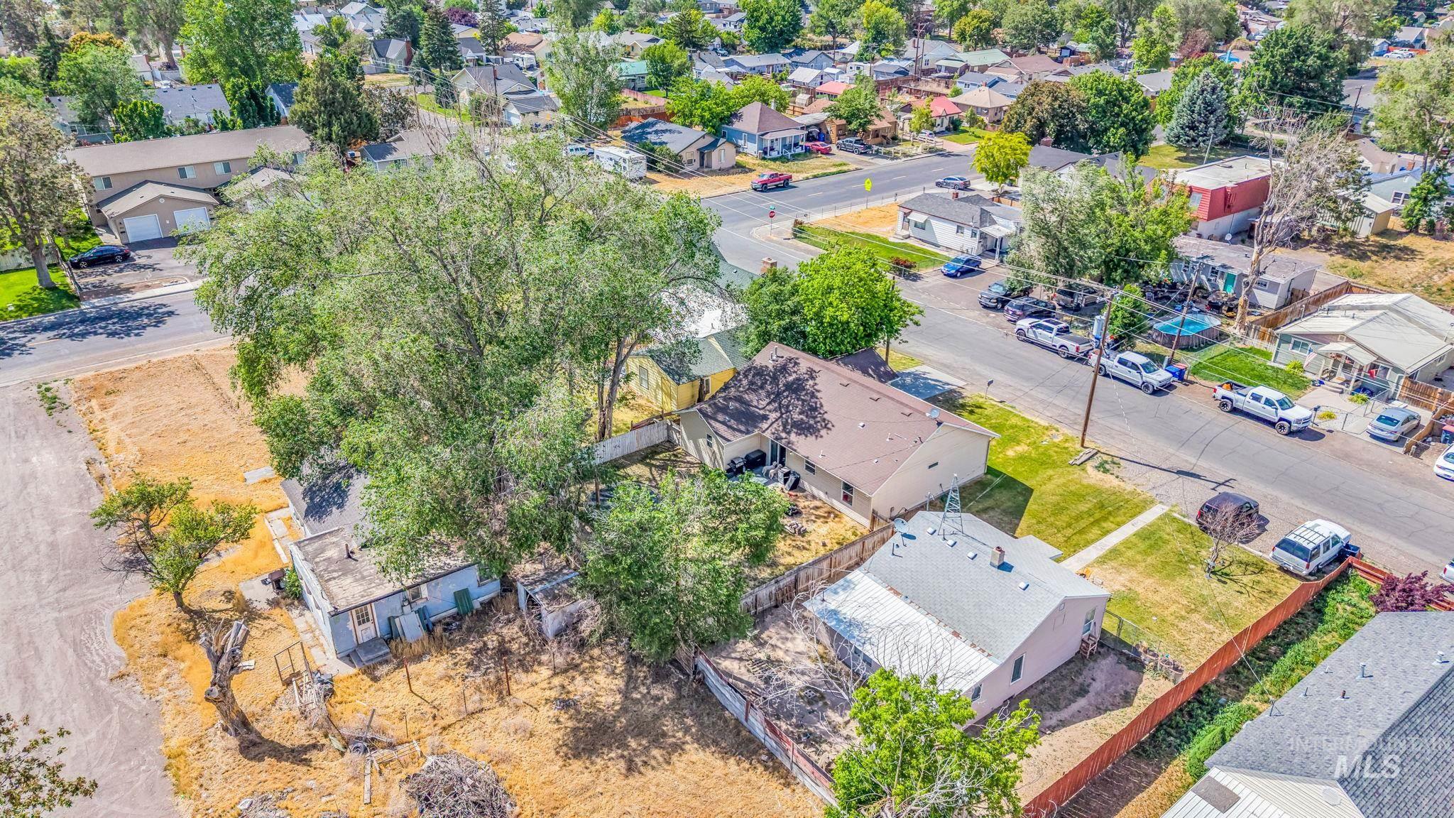 1532 E 3rd Ave, Twin Falls, Idaho 83301, 3 Bedrooms, 2 Bathrooms, Residential For Sale, Price $334,900, 98989013