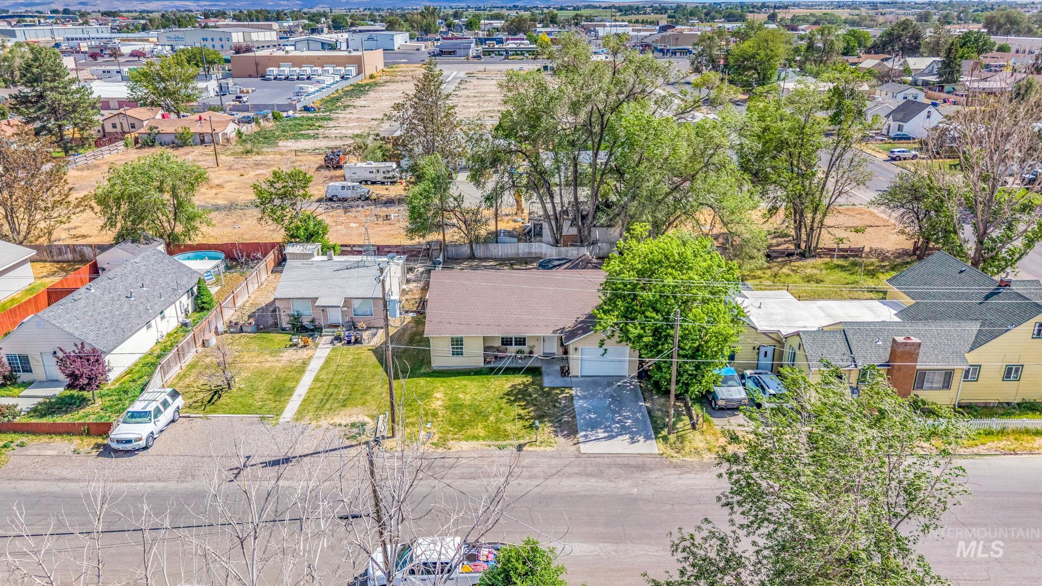1532 E 3rd Ave, Twin Falls, Idaho 83301, 3 Bedrooms, 2 Bathrooms, Residential For Sale, Price $334,900, 98989013