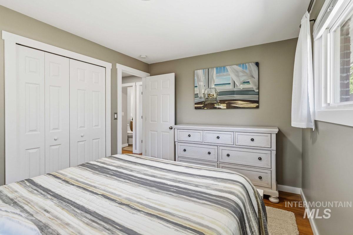 2724 S Meadowbrook Dr., Boise, Idaho 83705, 3 Bedrooms, 2 Bathrooms, Residential For Sale, Price $535,000, 98989015