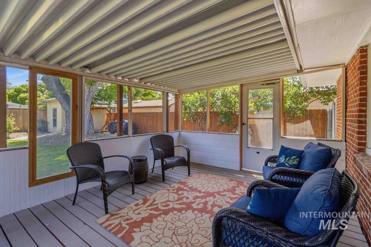 2724 S Meadowbrook Dr., Boise, Idaho 83705, 3 Bedrooms, 2 Bathrooms, Residential For Sale, Price $535,000, 98989015