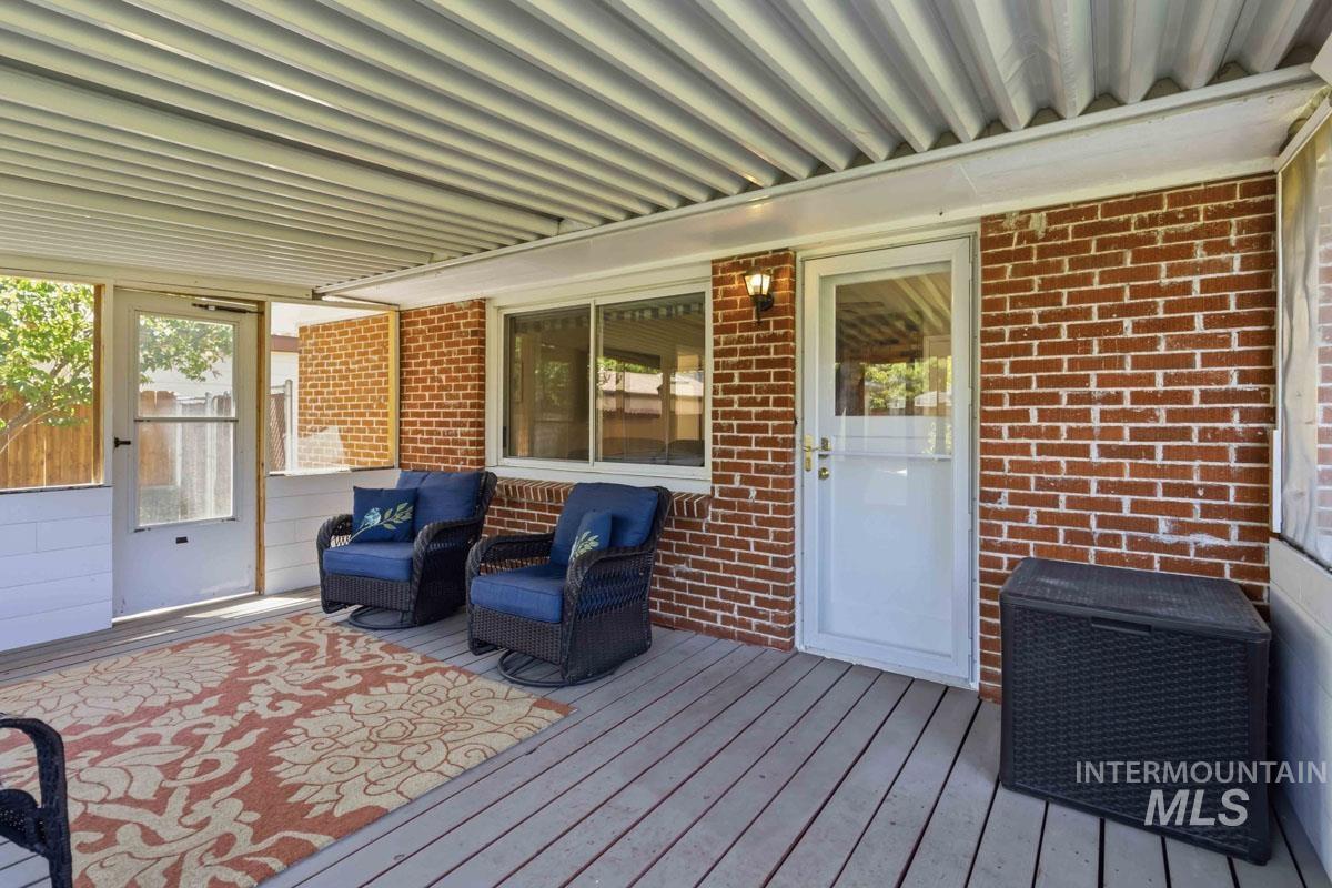 2724 S Meadowbrook Dr., Boise, Idaho 83705, 3 Bedrooms, 2 Bathrooms, Residential For Sale, Price $535,000, 98989015