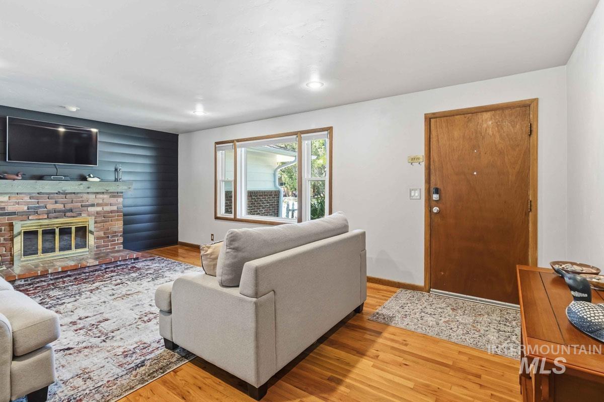 2724 S Meadowbrook Dr., Boise, Idaho 83705, 3 Bedrooms, 2 Bathrooms, Residential For Sale, Price $535,000, 98989015
