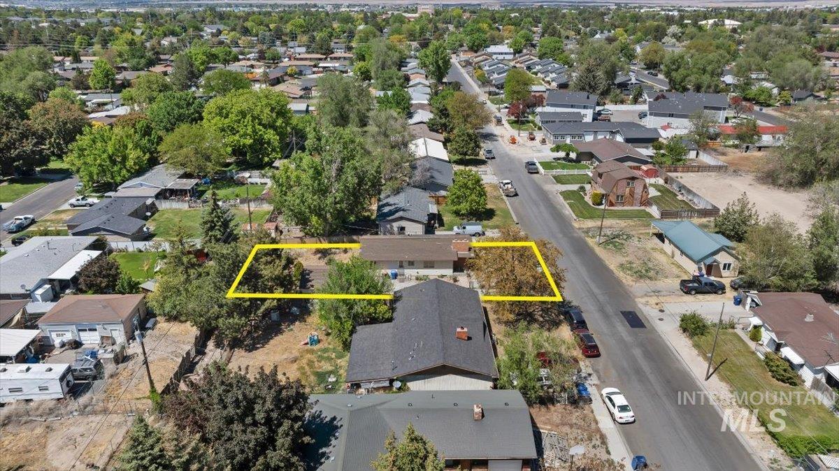 537 Monroe, Twin Falls, Idaho 83301, 5 Bedrooms, 2 Bathrooms, Residential For Sale, Price $199,900,MLS 98989023