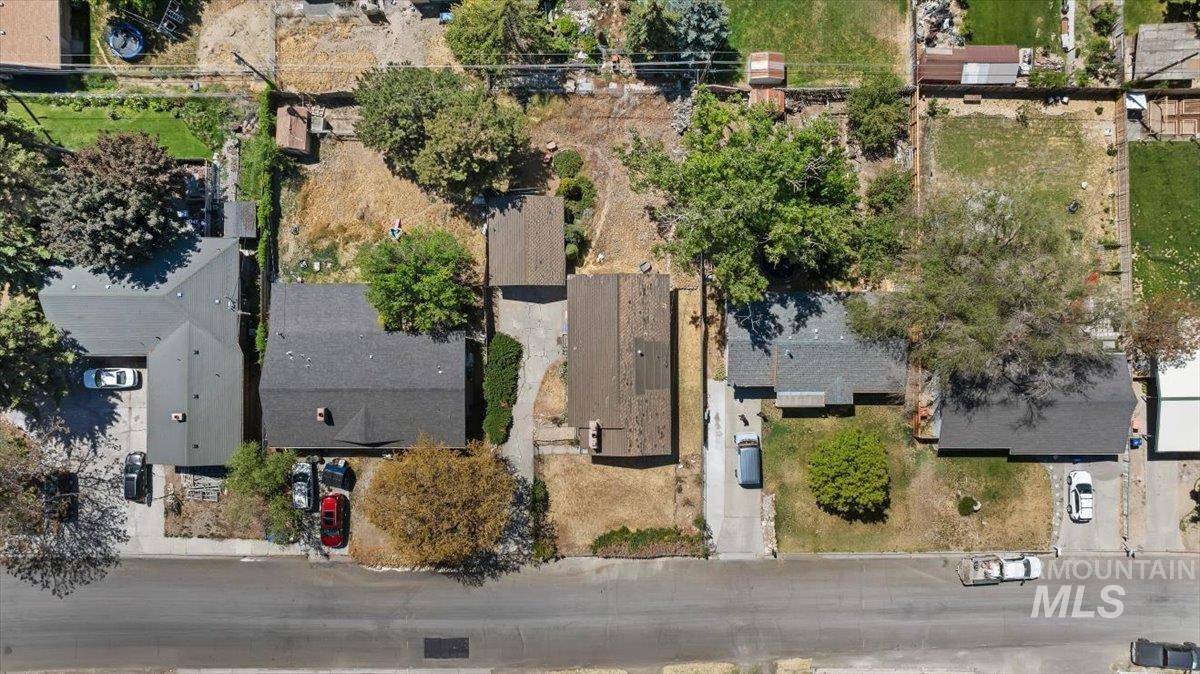 537 Monroe, Twin Falls, Idaho 83301, 5 Bedrooms, 2 Bathrooms, Residential For Sale, Price $199,900,MLS 98989023