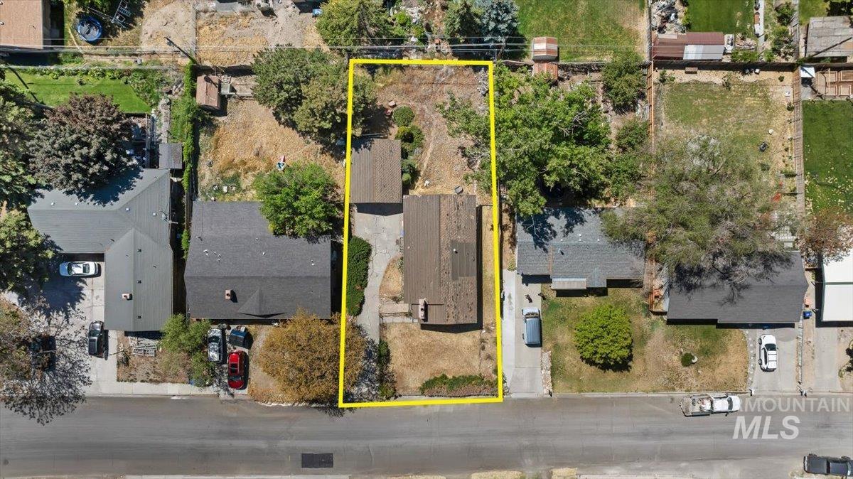 537 Monroe, Twin Falls, Idaho 83301, 5 Bedrooms, 2 Bathrooms, Residential For Sale, Price $199,900,MLS 98989023