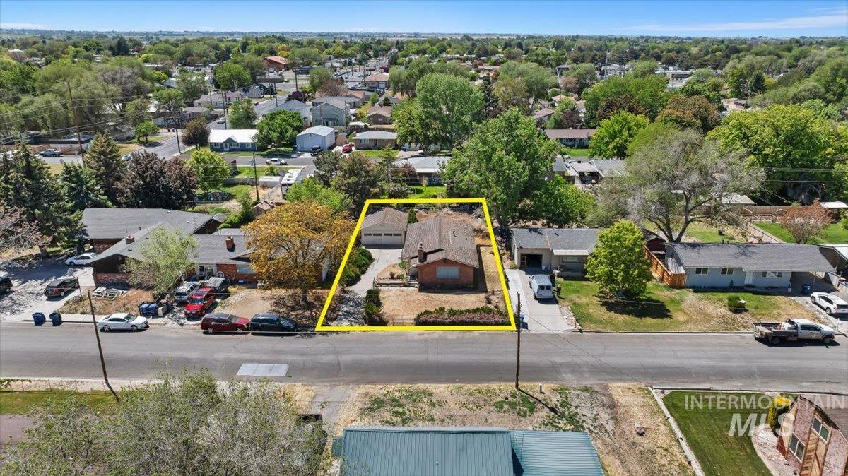 537 Monroe, Twin Falls, Idaho 83301, 5 Bedrooms, 2 Bathrooms, Residential For Sale, Price $199,900,MLS 98989023