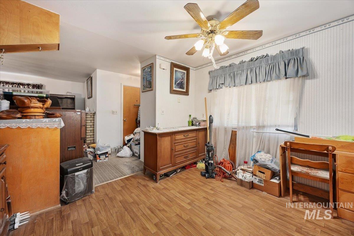 537 Monroe, Twin Falls, Idaho 83301, 5 Bedrooms, 2 Bathrooms, Residential For Sale, Price $199,900,MLS 98989023