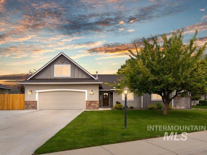 17376 N Midsummers Ln., Nampa, Idaho 83687, 4 Bedrooms, 2 Bathrooms, Residential For Sale, Price $440,000, 98989026