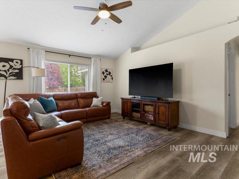 17376 N Midsummers Ln., Nampa, Idaho 83687, 4 Bedrooms, 2 Bathrooms, Residential For Sale, Price $440,000, 98989026