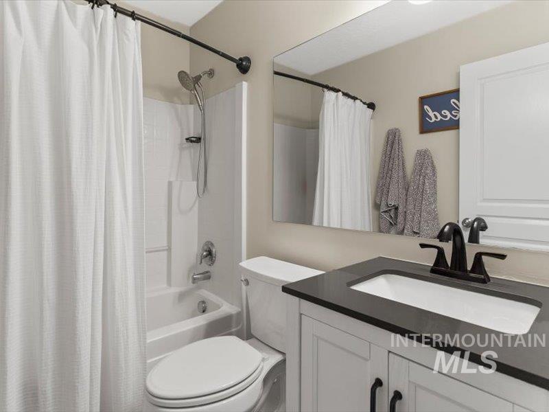 17376 N Midsummers Ln., Nampa, Idaho 83687, 4 Bedrooms, 2 Bathrooms, Residential For Sale, Price $440,000, 98989026