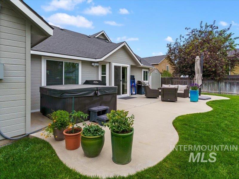 17376 N Midsummers Ln., Nampa, Idaho 83687, 4 Bedrooms, 2 Bathrooms, Residential For Sale, Price $440,000, 98989026