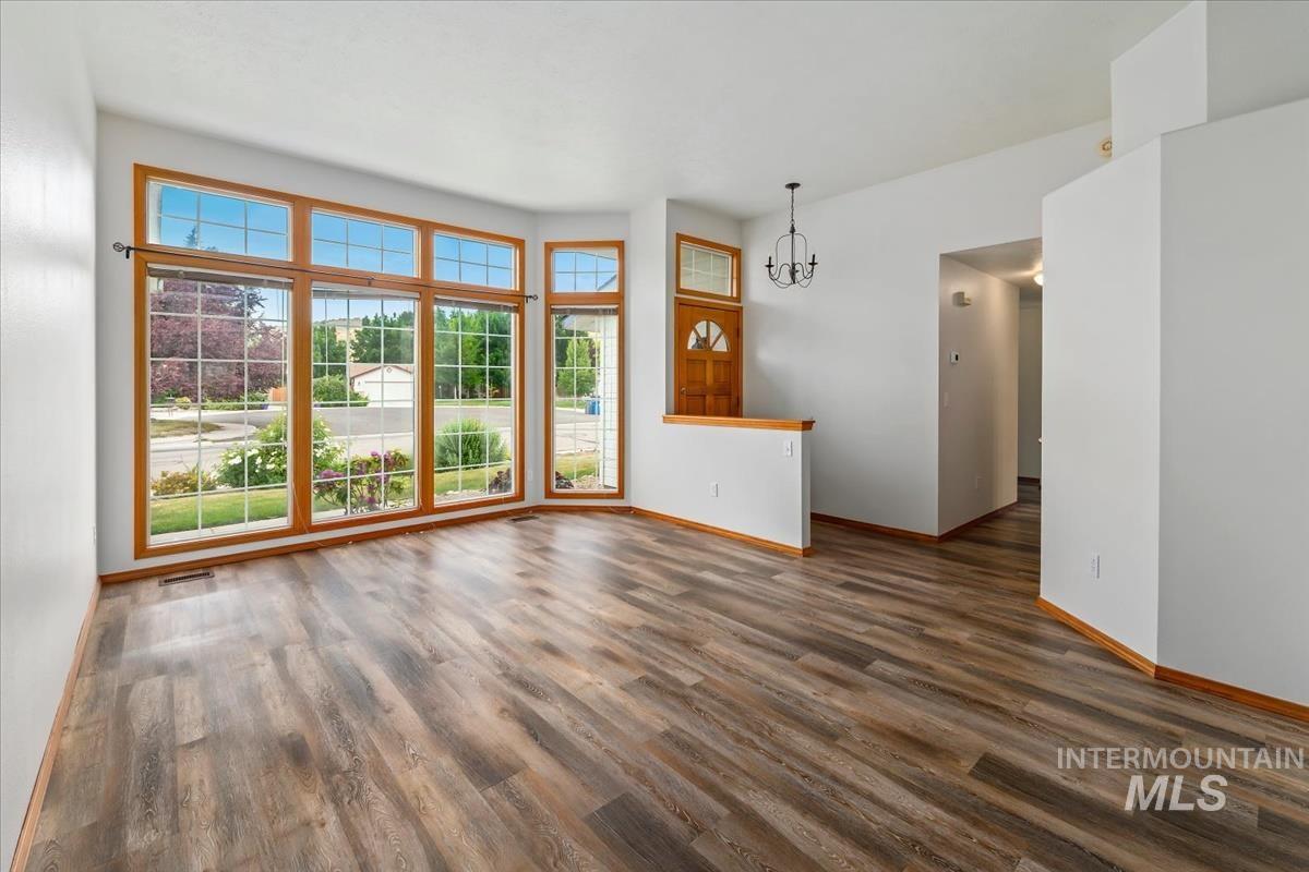 7867 W Powell St, Boise, Idaho 83714, 3 Bedrooms, 2 Bathrooms, Residential For Sale, Price $470,000, 98989029