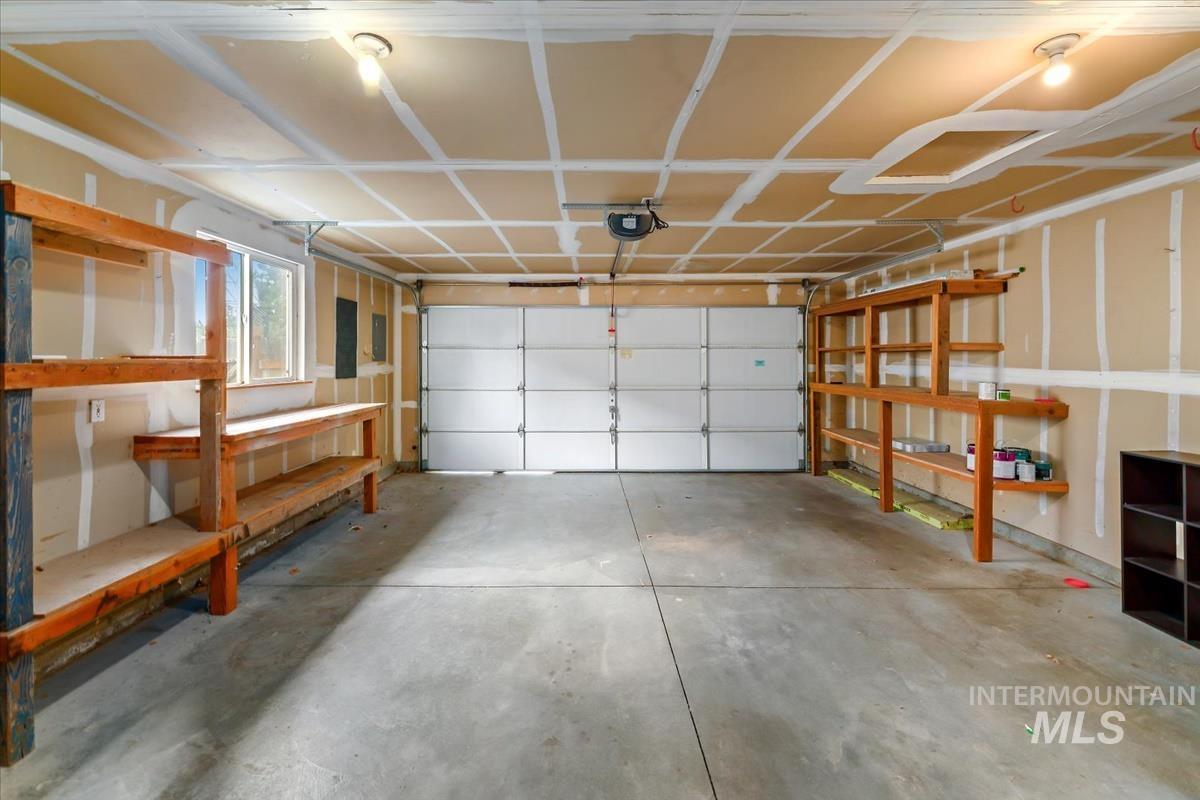 7867 W Powell St, Boise, Idaho 83714, 3 Bedrooms, 2 Bathrooms, Residential For Sale, Price $470,000, 98989029