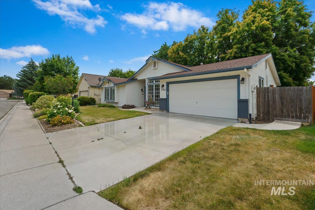 7867 W Powell St, Boise, Idaho 83714, 3 Bedrooms, 2 Bathrooms, Residential For Sale, Price $470,000, 98989029