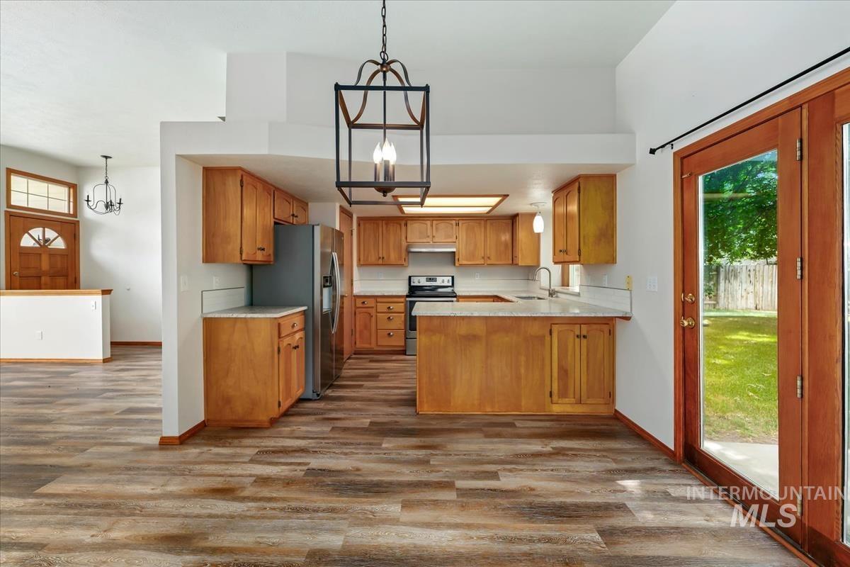 7867 W Powell St, Boise, Idaho 83714, 3 Bedrooms, 2 Bathrooms, Residential For Sale, Price $470,000, 98989029