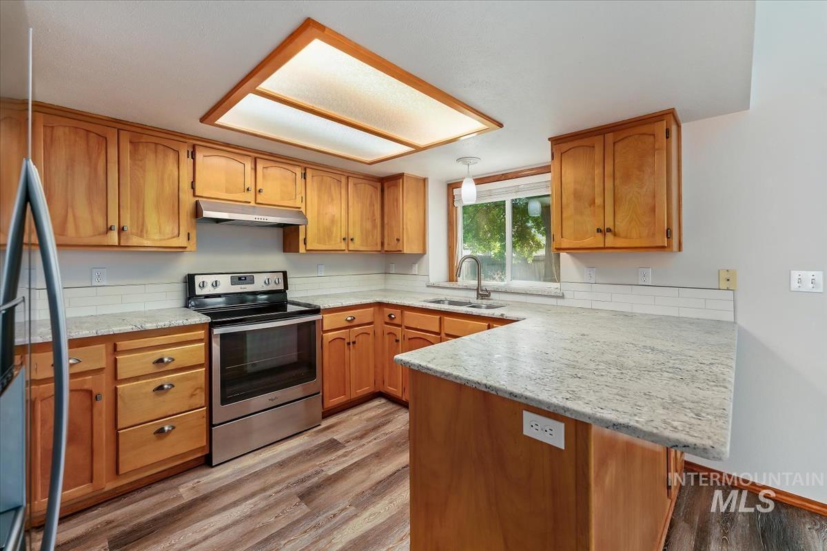 7867 W Powell St, Boise, Idaho 83714, 3 Bedrooms, 2 Bathrooms, Residential For Sale, Price $470,000, 98989029